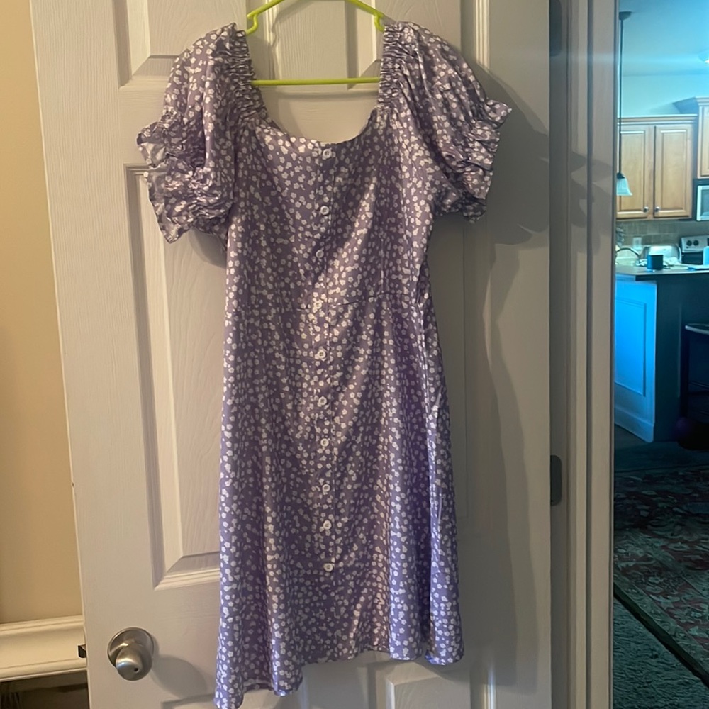 Perfect for Summer! XL Purple Floral Summer Dress with Poof Sleeve